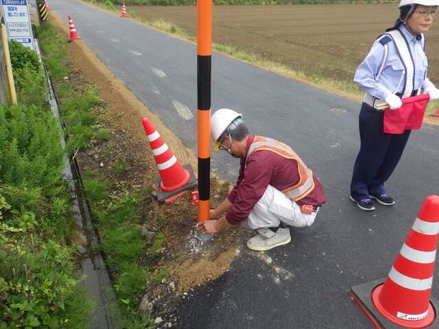 岐阜市の土木・建設工事・脱着式SP基礎 株式会社 AKメンテナンスの事業内容「カーブミラー設置」4