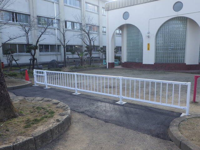 縦格子フェンス柵設置工事【岐阜市】